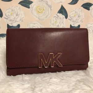 Michael Kors Wallet in burgundy